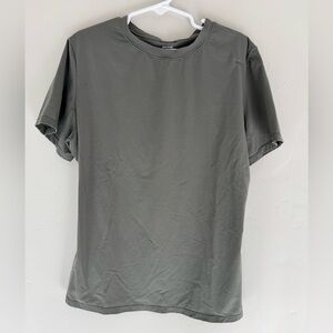 SKIMS Fits Everybody Short Sleeve Tee in Olive Green. Women’s Medium NWOT